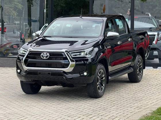 TOYOTA HILUX 2.8 D-4D TURBO DIESEL CD SRV 4X4 AUTOMÁTICO